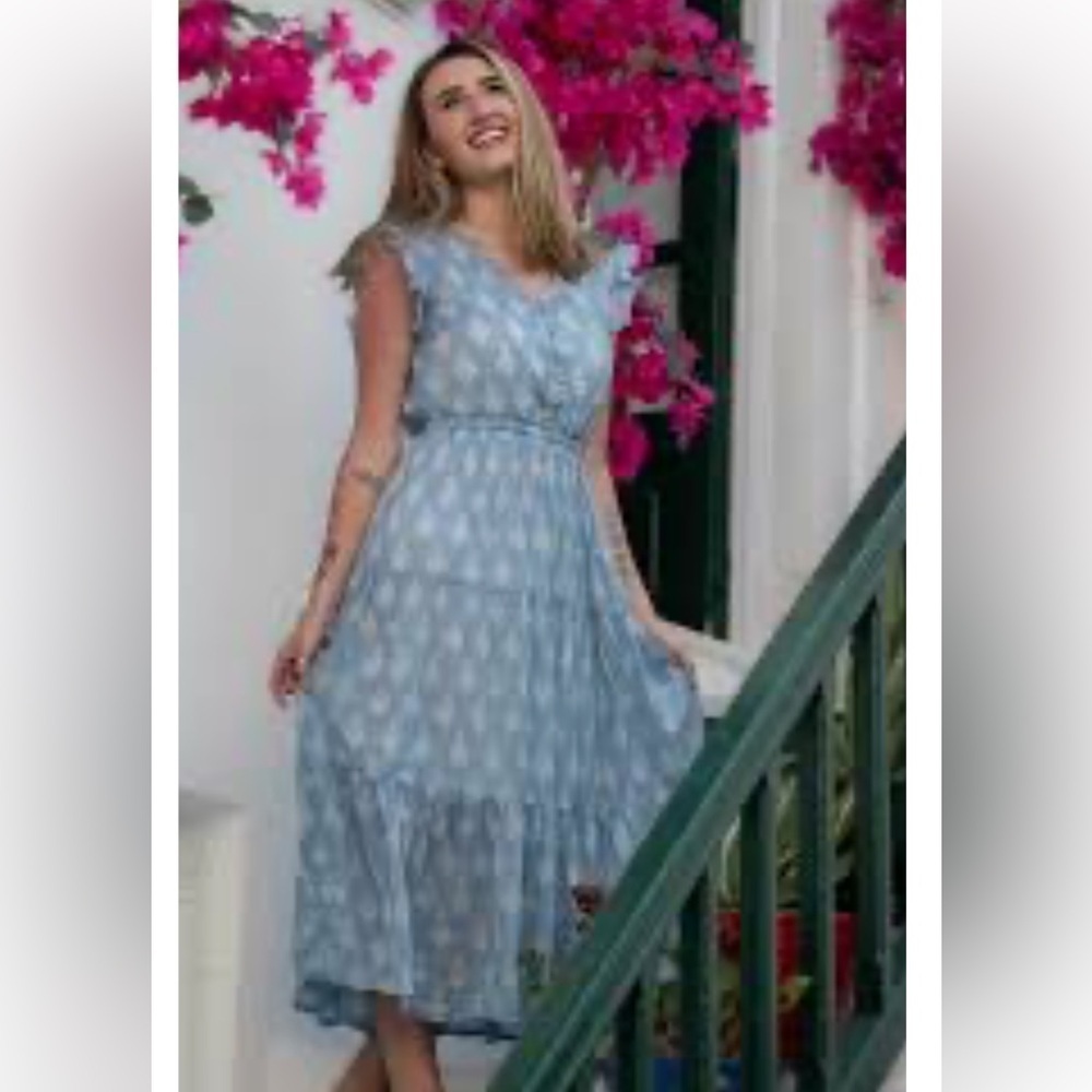 NWT Chelsea & Theodore Lightweight Short Sleeve Blue/White Tiered Midi Dress M